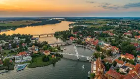 Mikołajki po zachodzie słońca z drona, sierpień 2025 r. - zdjęcie 15