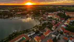 Ryn z lotu ptaka o zachodzie słońca, sierpień 2025 r. - zdjęcie 38