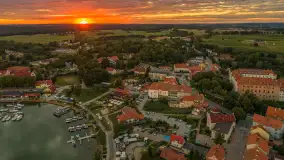 Ryn z lotu ptaka o zachodzie słońca, sierpień 2025 r. - zdjęcie 48