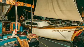 XXVI Zlot Klubu Jacht Oldtimer - nocne podniesienie żagli 2025 - zdjęcie 47