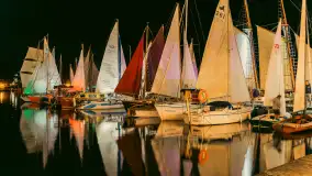 XXVI Zlot Klubu Jacht Oldtimer - nocne podniesienie żagli 2025 - zdjęcie 1