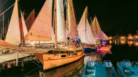 XXVI Zlot Klubu Jacht Oldtimer - nocne podniesienie żagli 2025 - zdjęcie 3