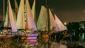 XXVI Zlot Klubu Jacht Oldtimer - nocne podniesienie żagli 2025 - zdjęcie 14