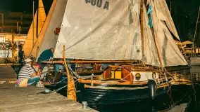 XXVI Zlot Klubu Jacht Oldtimer - nocne podniesienie żagli 2025 - zdjęcie 32