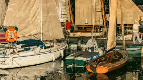 XXVI Zlot Klubu Jacht Oldtimer - nocne podniesienie żagli 2025 - zdjęcie 48