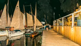 XXVI Zlot Klubu Jacht Oldtimer - nocne podniesienie żagli 2025 - zdjęcie 43