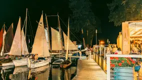 XXVI Zlot Klubu Jacht Oldtimer - nocne podniesienie żagli 2025 - zdjęcie 49