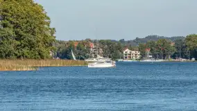 Żagle i ruch na jeziorze Kisajno, ostatnie dni lata, wrzesień 2025 r. - zdjęcie 27