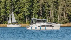 Żagle i ruch na jeziorze Kisajno, ostatnie dni lata, wrzesień 2025 r. - zdjęcie 17