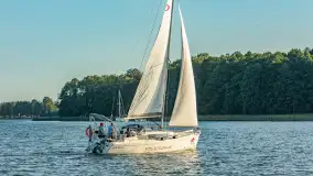 Żagle i ruch na jeziorze Kisajno, ostatnie dni lata, wrzesień 2025 r. - zdjęcie 54