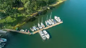 Jezioro Kisajno i port Łabędzi Ostrów na początku września 2025 r. z drona - zdjęcie 13