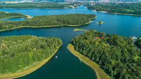 Jezioro Kisajno i port Łabędzi Ostrów na początku września 2025 r. z drona - zdjęcie 18