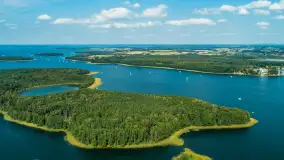 Jezioro Kisajno i port Łabędzi Ostrów na początku września 2025 r. z drona - zdjęcie 14