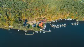 Barwy jesieni nad jeziorem Nidzkim i portem Pod Dębem, październik 2025 r. - zdjęcie 12