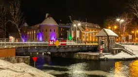 Nocne i zaśnieżone Giżycko, listopad 2025 r. - zdjęcie 11