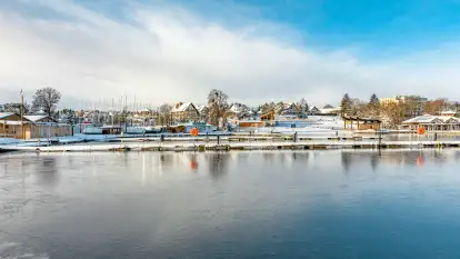 Zimowa sceneria w AZS Wilkasy nad Niegocinem, grudzień 2025 r.