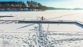 Wodnik nad jeziorem Nidzkim w zimowej scenerii, styczeń 2026 r. - zdjęcie 23