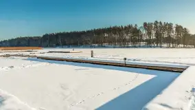 Wodnik nad jeziorem Nidzkim w zimowej scenerii, styczeń 2026 r. - zdjęcie 58