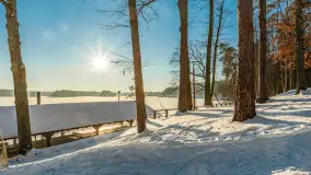 Wodnik nad jeziorem Nidzkim w zimowej scenerii, styczeń 2026 r. - zdjęcie 50