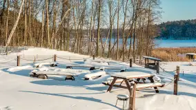 Wodnik nad jeziorem Nidzkim w zimowej scenerii, styczeń 2026 r. - zdjęcie 69