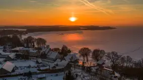 Zachód słońca nad jeziorem Śniardwy z drona, styczeń 2026 r. - zdjęcie 1