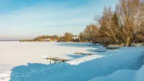 Marina Śniardwy i największe polskie jezioro w zimowej scenerii, styczeń 2026 r. - zdjęcie 7