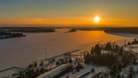 Zachód słońca nad jeziorem Ryńskim z drona, luty 2026 r. - zdjęcie 12