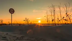 Zimowy zachód słońca nad mazurskimi polami, Cierzpięty, luty 2026 r. - zdjęcie 3