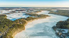 Zimowy wieczór nad jeziorem Tyrkło z drona, luty 2026 r.