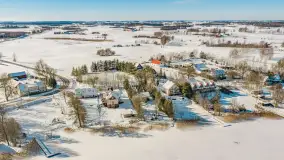 Wieś Sucholaski przy jeziorze Wydmińskim z zimowego lotu ptaka, luty 2026 r. - zdjęcie 39