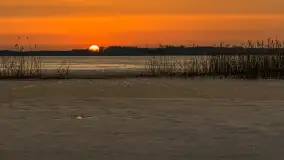 Zachód słońca nad jeziorem Mamry, port Rybaczówka Kal, marzec 2026 r. - zdjęcie 16