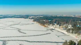 Mix ujęć z lotu ptaka w zimowej wersji Mazur - cz. 3 - zdjęcie 16