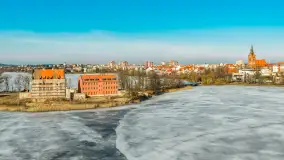 Przedwiośnie w Ełku z drona, okolice ulicy Zamkowej, marzec 2026 r. - zdjęcie 13
