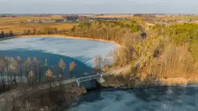 Jeziora Niegocin, Niałk Duży i Mały oraz Wojnowo u progu wiosny, z lotu ptaka - zdjęcie 2
