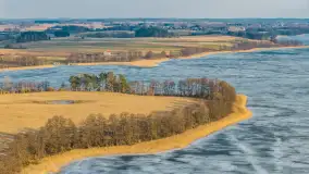 Jeziora Niegocin, Niałk Duży i Mały oraz Wojnowo u progu wiosny, z lotu ptaka - zdjęcie 17