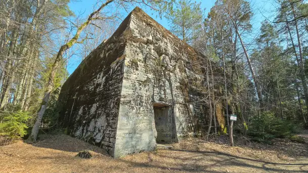 Polowa kwatera Himmlera - marcowy spacer po ruinach