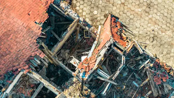 Ruiny pałacu w Mieduniszkach Wielkich, marzec 2026 r. - zdjęcie 7