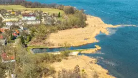 Port i wieś Popielno na wiosennych kadrach z drona, kwiecień 2026 r. - zdjęcie 21