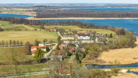 Port i wieś Popielno na wiosennych kadrach z drona, kwiecień 2026 r. - zdjęcie 26