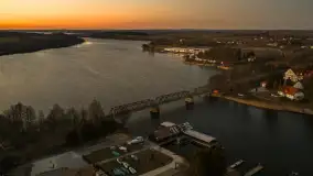 Końcówka dnia w Mikołajkach z drona, kwiecień 2026 r. - zdjęcie 38