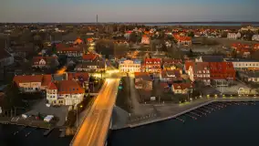 Końcówka dnia w Mikołajkach z drona, kwiecień 2026 r. - zdjęcie 3