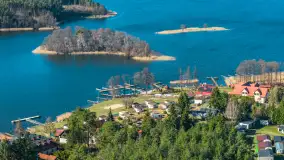 Jeszcze raz okolice Wierzby na wiosennych ujęciach z drona - zdjęcie 3