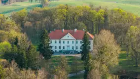 Pałac w Nakomiadach z lotu ptaka, kwiecień 2026 r. - zdjęcie 17