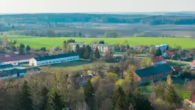 Pałac w Nakomiadach z lotu ptaka, kwiecień 2026 r. - zdjęcie 13