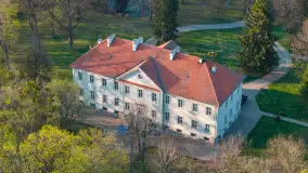 Pałac w Nakomiadach z lotu ptaka, kwiecień 2026 r. - zdjęcie 12