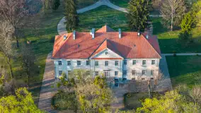 Pałac w Nakomiadach z lotu ptaka, kwiecień 2026 r. - zdjęcie 11