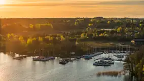 Przystań Nautica i kwietniowy zachód słońca z drona - zdjęcie 16