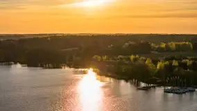 Przystań Nautica i kwietniowy zachód słońca z drona - zdjęcie 18