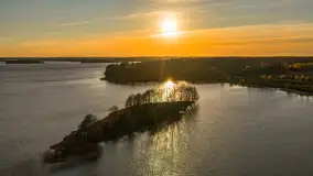 Przystań Nautica i kwietniowy zachód słońca z drona - zdjęcie 41