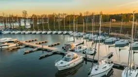 Przystań Nautica i kwietniowy zachód słońca z drona - zdjęcie 22